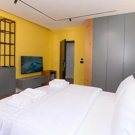 Adore Appartement *